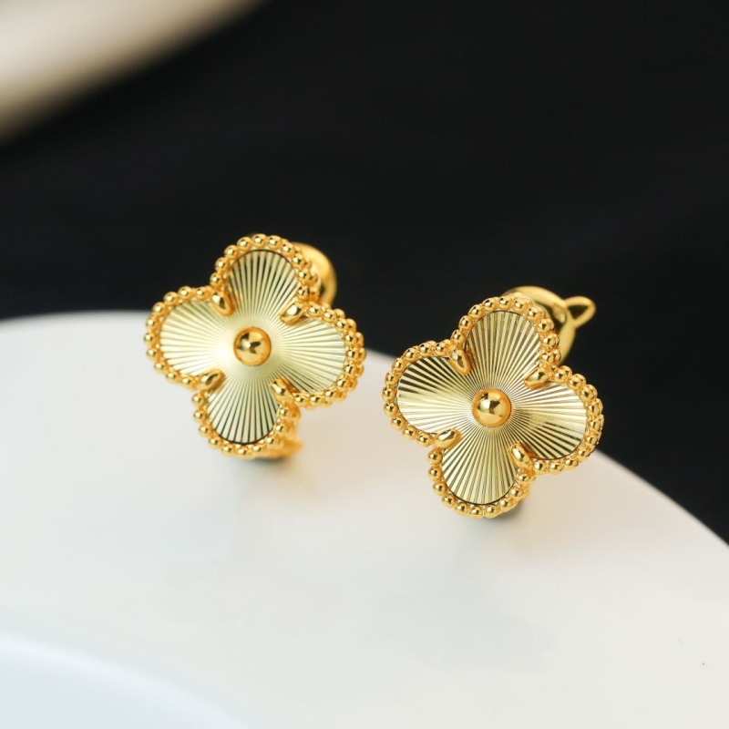 Ba*len*cia*ga earrings